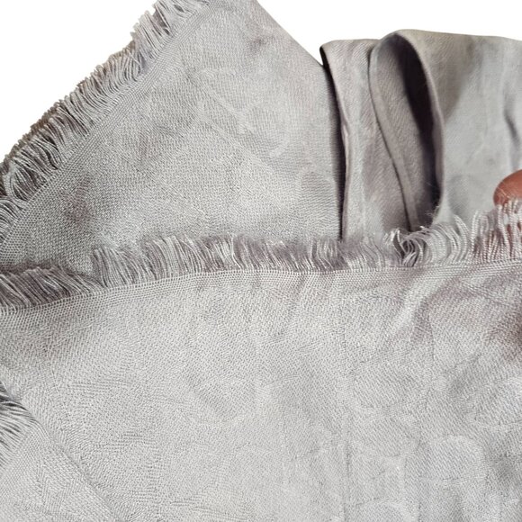 Calvin Klein Light Gray Jacquard Logo Scarf Fringed Edge Womens Soft Lightweight - Picture 7 of 9